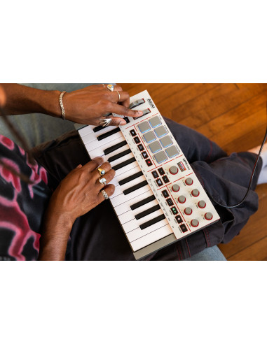 Akai - MPKMINI4-W - Terre de Son