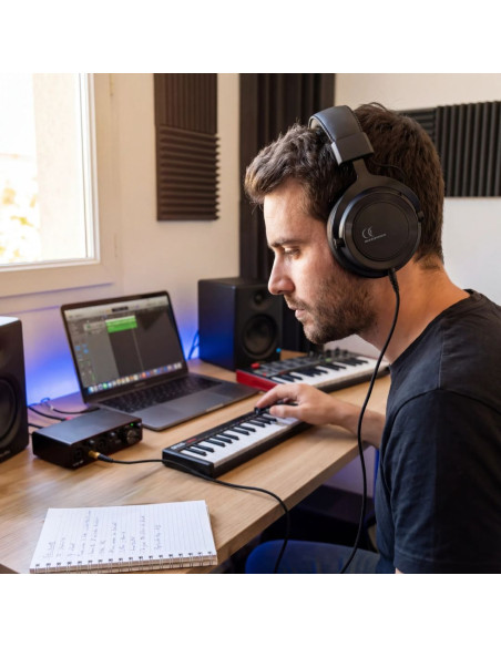 STUDIO