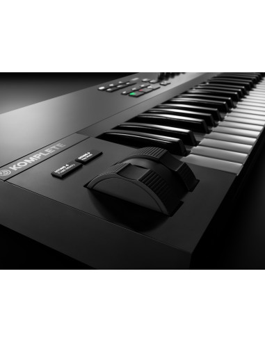Komplete Kontrol A25